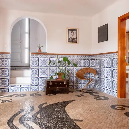 Villa Capela Beach House In Caparica